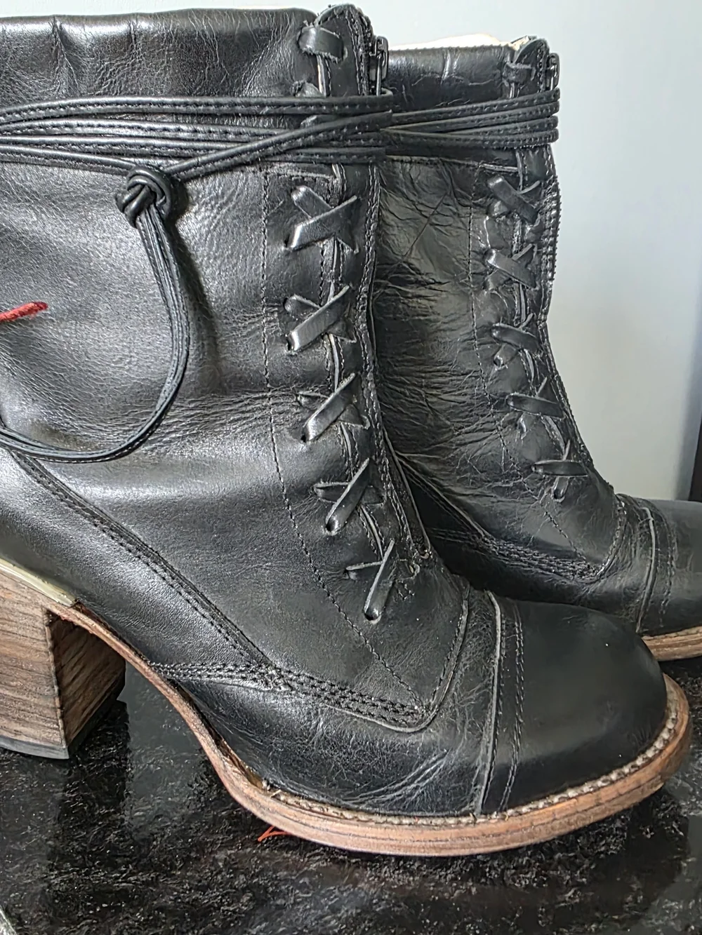 Freebird Bailey Black Leather Lace Up Ankle Boots Block Heel Women Size 10 Box